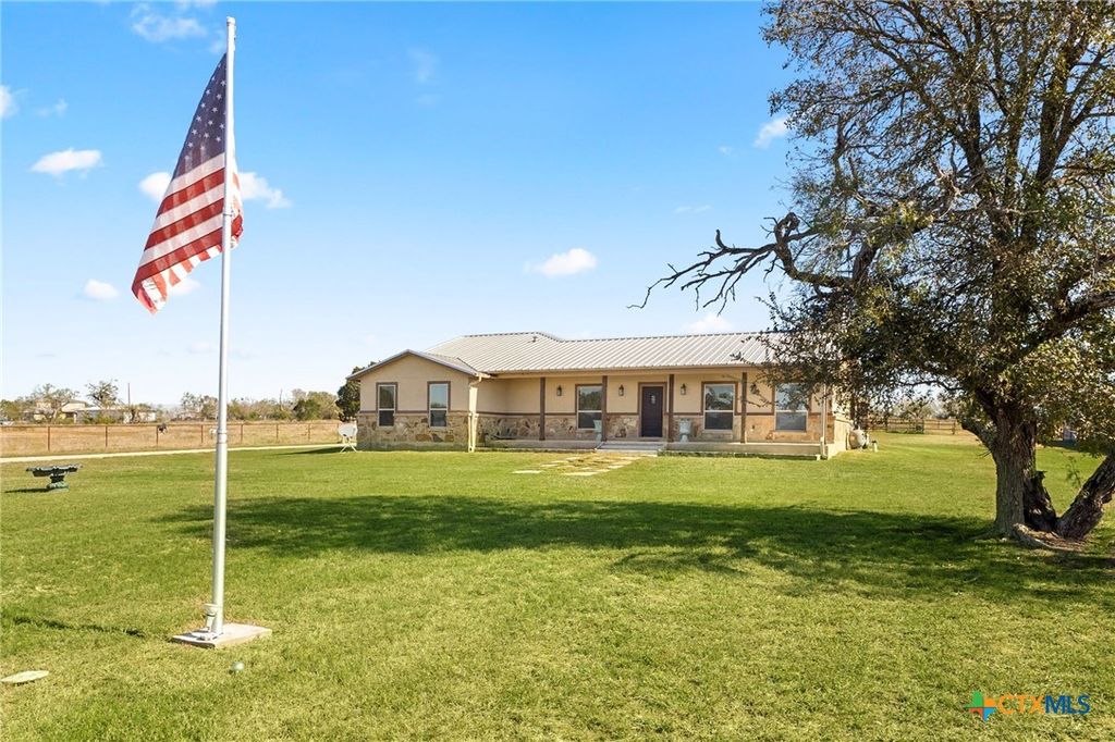 Photo of 381 Schneider Road Road, Seguin, TX 78155 (MLS # 615341)