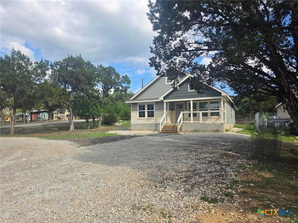 Photo of 612 Canyon Springs, Canyon Lake, TX 78133 (MLS # 610545)