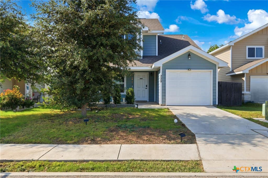 Photo of 228 Mar Hill Street, Seguin, TX 78155 (MLS # 617522)