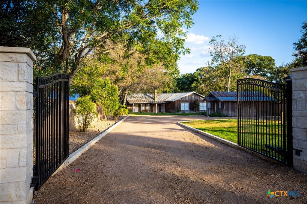 Photo of 2221 Gruene Road, New Braunfels, TX 78130 (MLS # 621855)