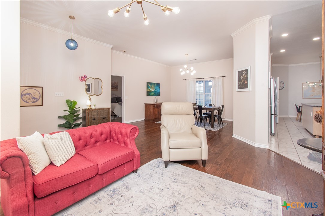 6211 Turtle Creek Trail