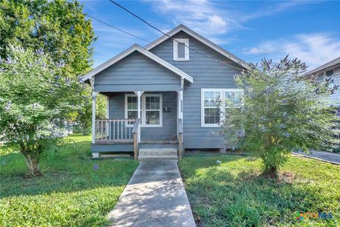 Photo of 1303 E North Street, Victoria, TX 77901 (MLS # 603039)