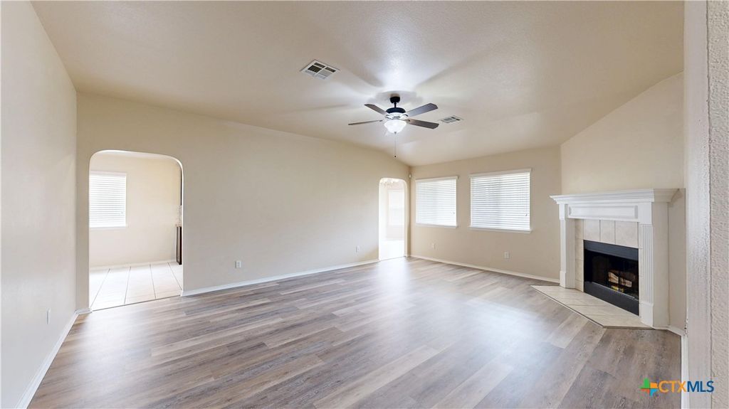 Photo of 6306 Nessy Drive, Killeen, TX 76549 (MLS # 610375)