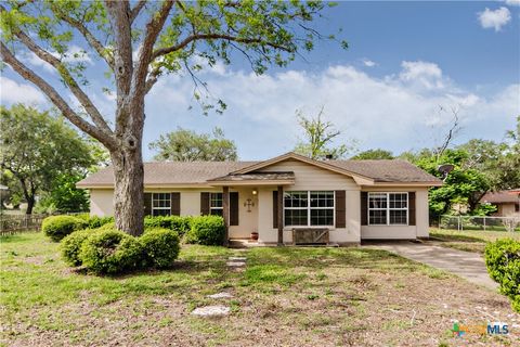 Photo of 103 Poenitsch Street, Cuero, TX 77954 (MLS # 611894)