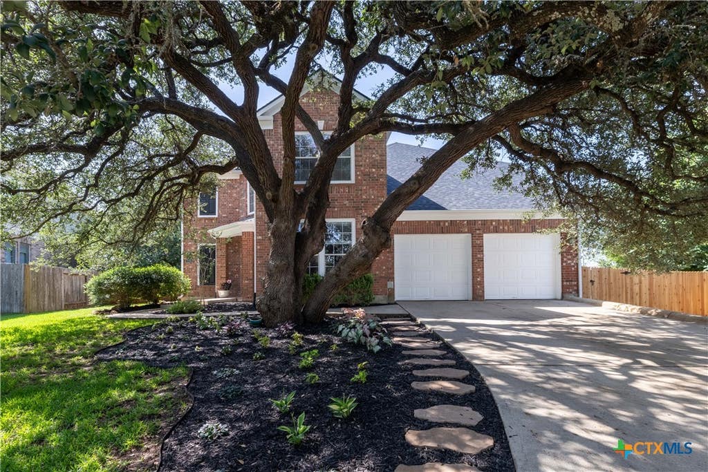 Photo of 229 Bending Oak, New Braunfels, TX 78132 (MLS # 620791)