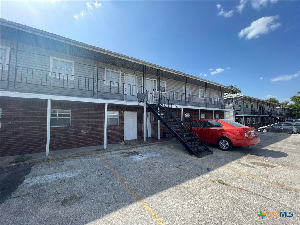 Photo of 930 S 15th Street, Copperas Cove, TX 76522 (MLS # 610914)