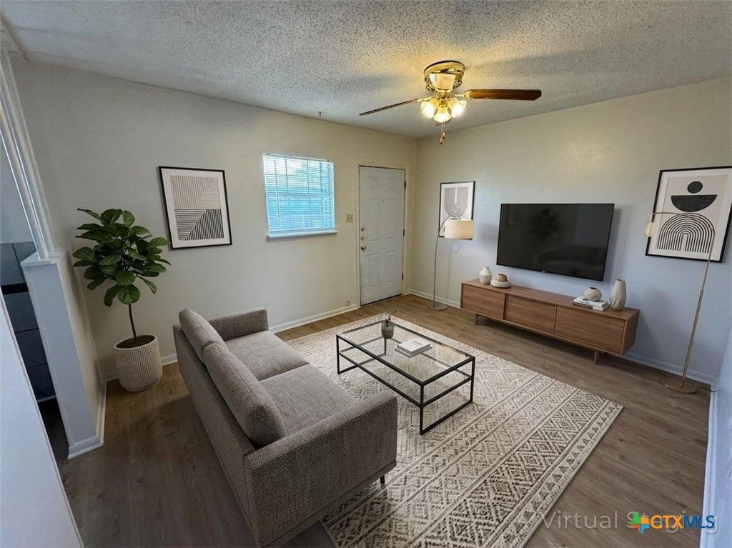 Photo of 930 S 15th Street, Copperas Cove, TX 76522 (MLS # 610914)