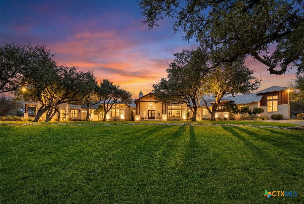 Photo of 1043 Twin River, Canyon Lake, TX 78133 (MLS # 604385)