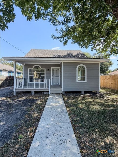 Photo of 510 Krause Street, Victoria, TX 77901 (MLS # 595339)