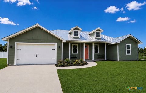 Photo of 345 Honeycomb Dr, Victoria, TX 77904 (MLS # 613111)