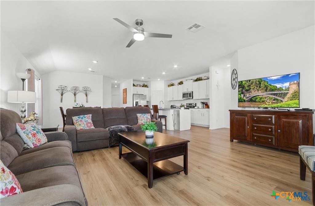 Photo of 108 The Ugly Way, Jarrell, TX 76537 (MLS # 610732)