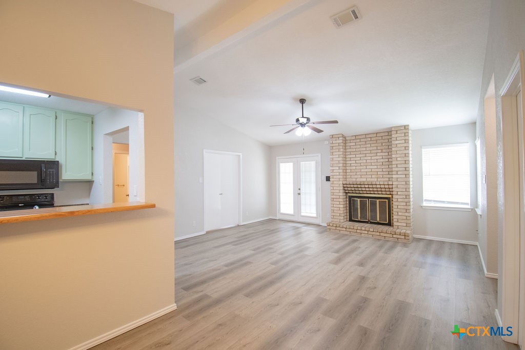 5209 Sam Houston
