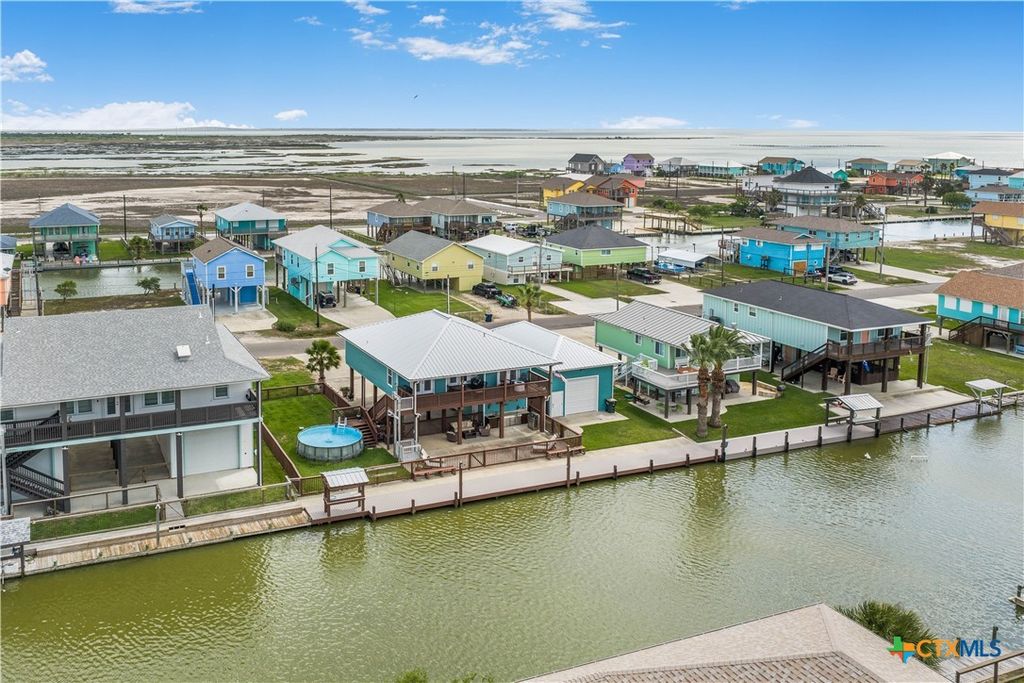 Photo of 140 Channelview, Rockport, TX 78382 (MLS # 610887)