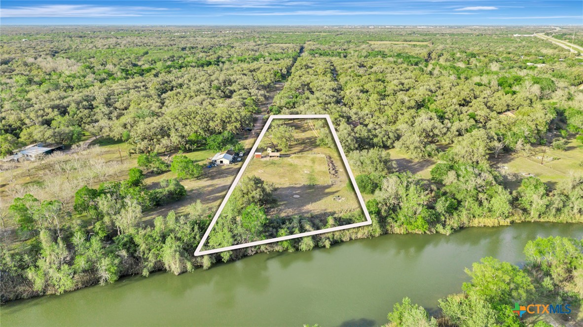 Photo 1 of 37 — 405 Camino Drive, Victoria, TX 77905