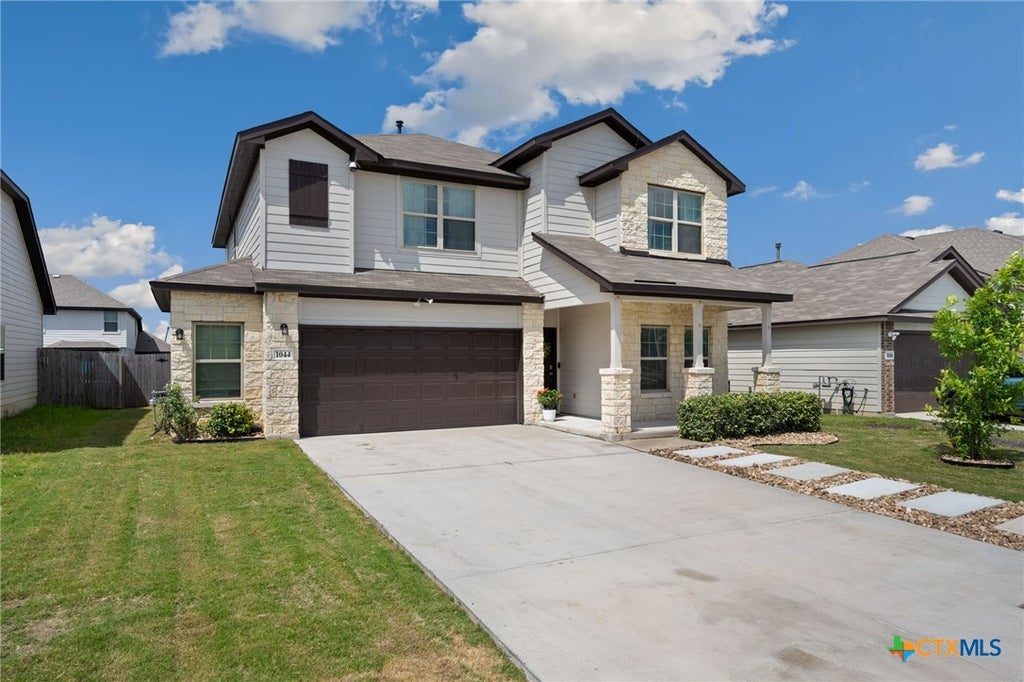 Photo of 1044 Slight Street, New Braunfels, TX 78130 (MLS # 616451)