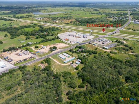 1940 S Magnolia Avenue Luling TX 78648