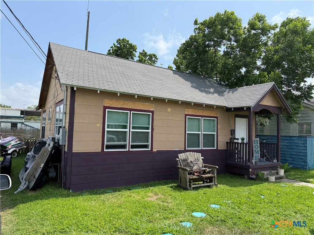 1003 E San Antonio Street