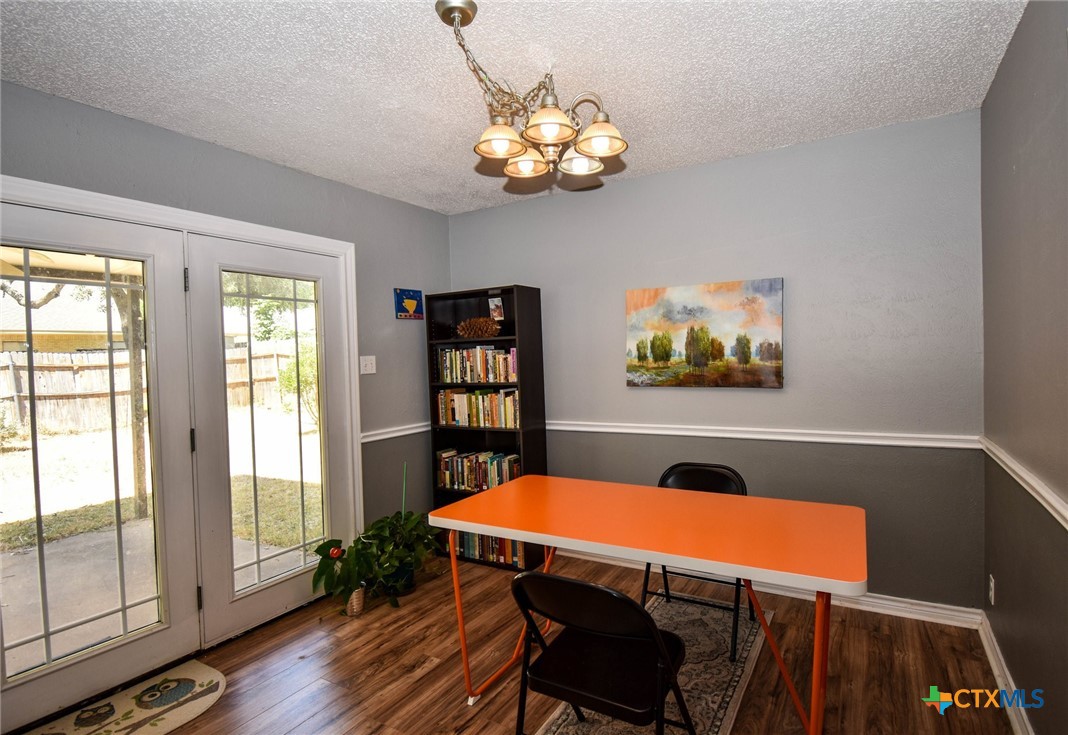 2202 Stagecoach Trail