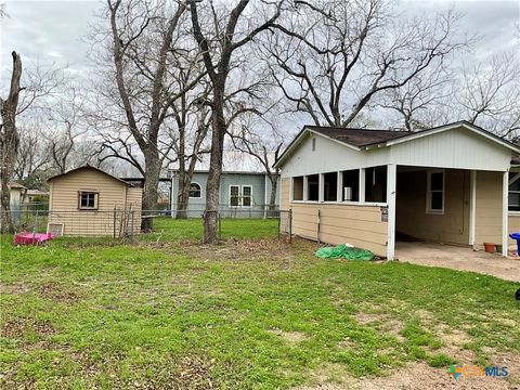 Photo of 102 Clark Street, Yoakum, TX 77995 (MLS # 601522)