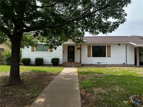1305 W Woodlawn Street San Saba TX 76877