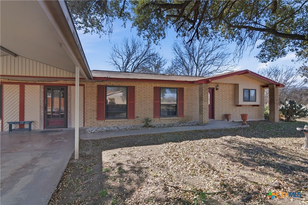 Photo of 102 Runnel Street, Seguin, TX 78155 (MLS # 609481)