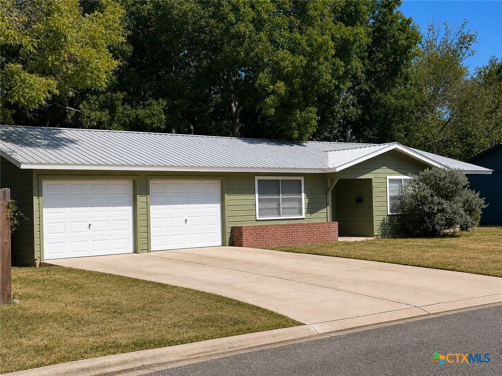 Photo 1 of 12 — 511 Milam Street, Luling, TX 78648