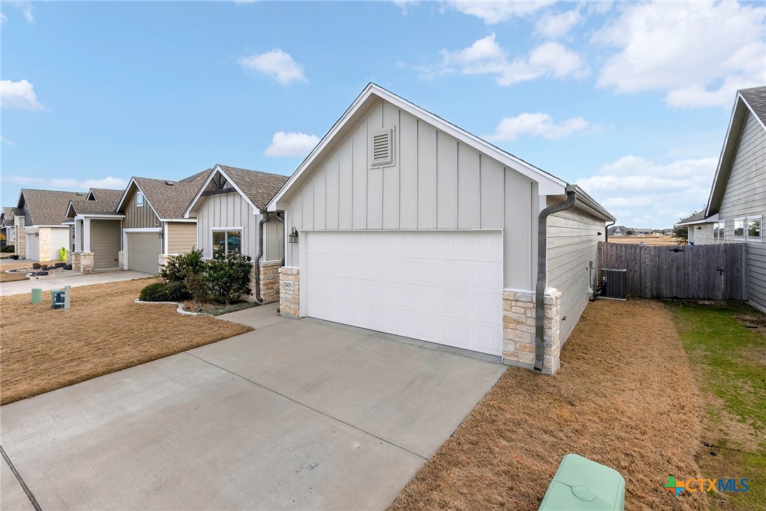 7405 Buffalo Grass Drive