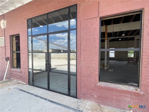 1308 N Bowie Street Seguin TX 78155