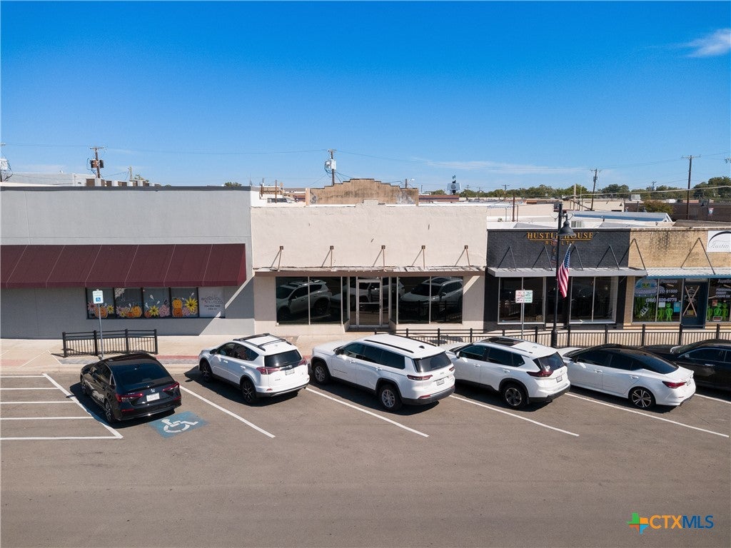 327 E Avenue D
