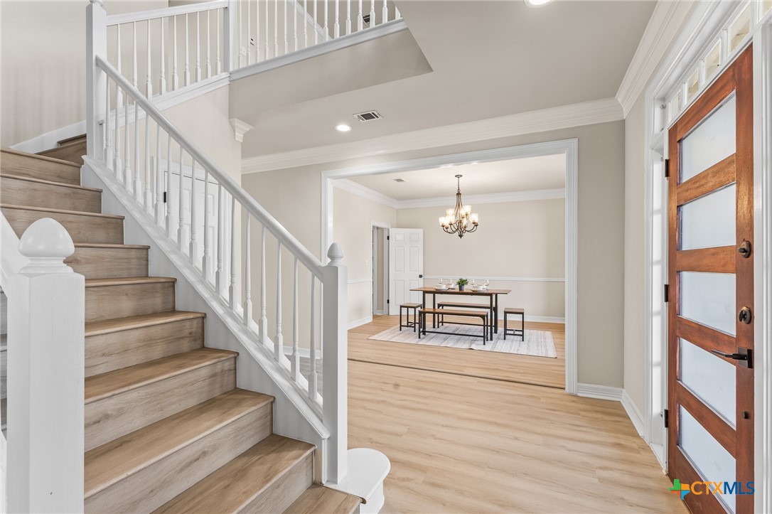 5901 Round Table Cove