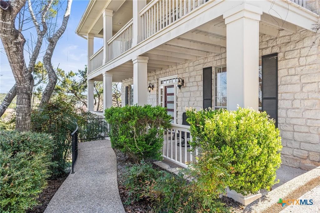 Photo of 5901 Round Table Cove, Austin, TX 78746 (MLS # 606158)