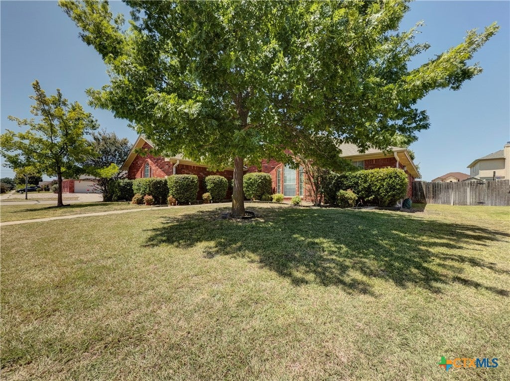 2605 Wisteria Lane