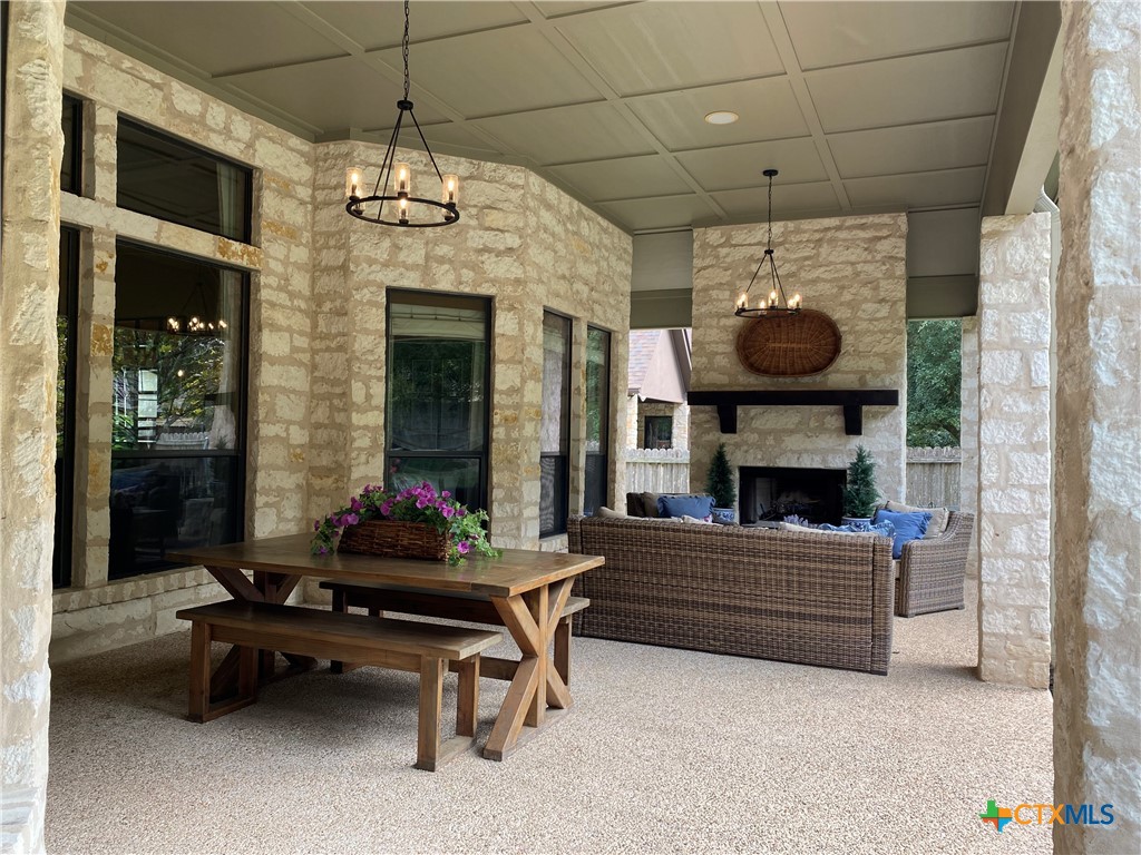 6110 Wooded Creek Cove