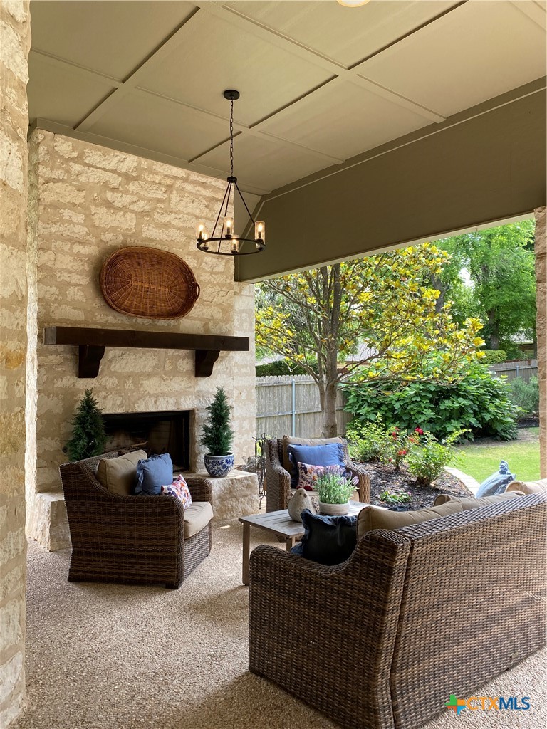 6110 Wooded Creek Cove