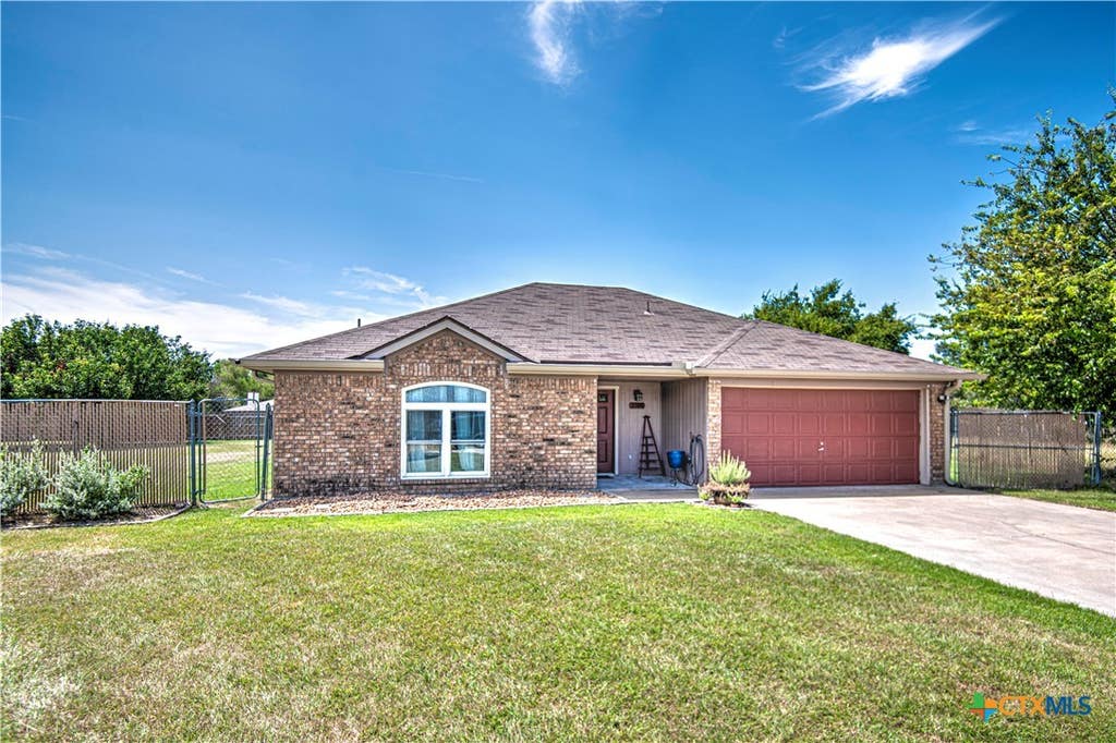 Photo of 2704 Poage Circle, Killeen, TX 76543 (MLS # 622811)