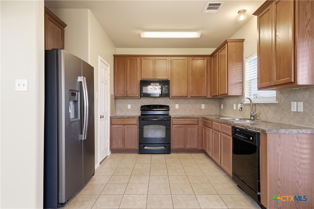 6706 Golden Oak Lane