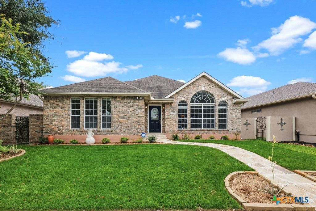 Photo of 2258 Kensington Way, New Braunfels, TX 78130 (MLS # 609914)