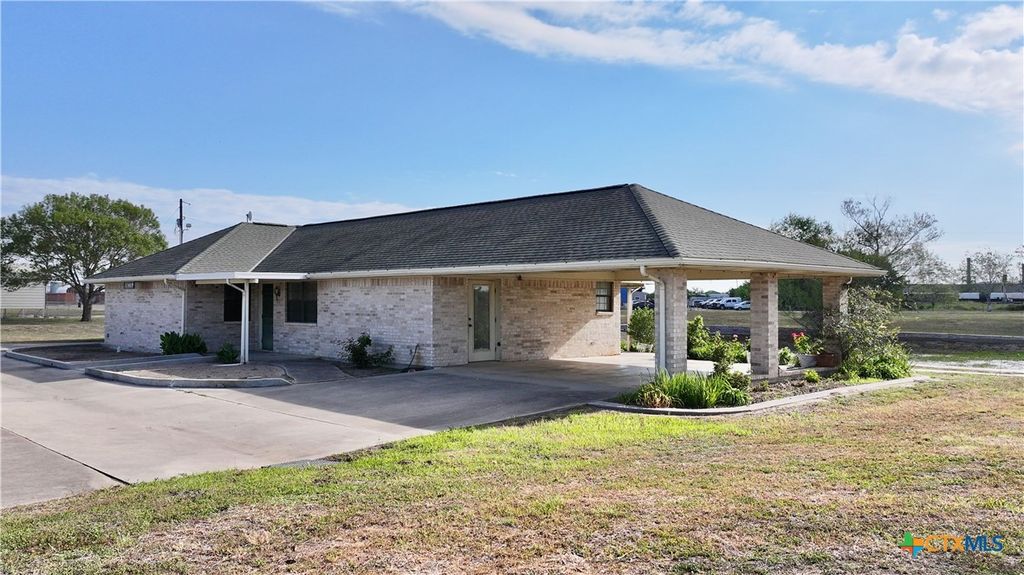 Photo of 23409 Zac Lentz Parkway, Victoria, TX 77905 (MLS # 609832)