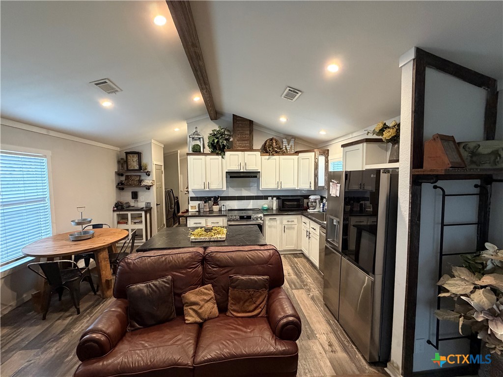 605 Central Boulevard