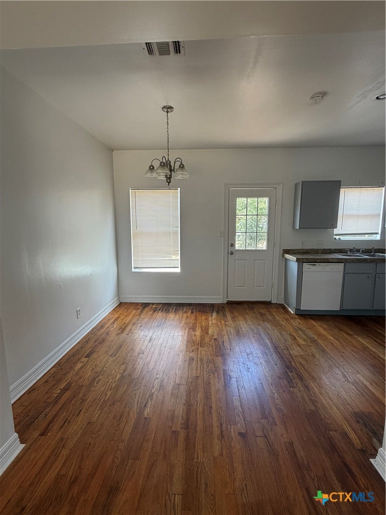 413 W Hamilton