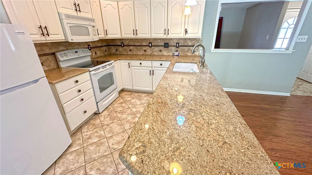 1109 Rhonda Lee Street