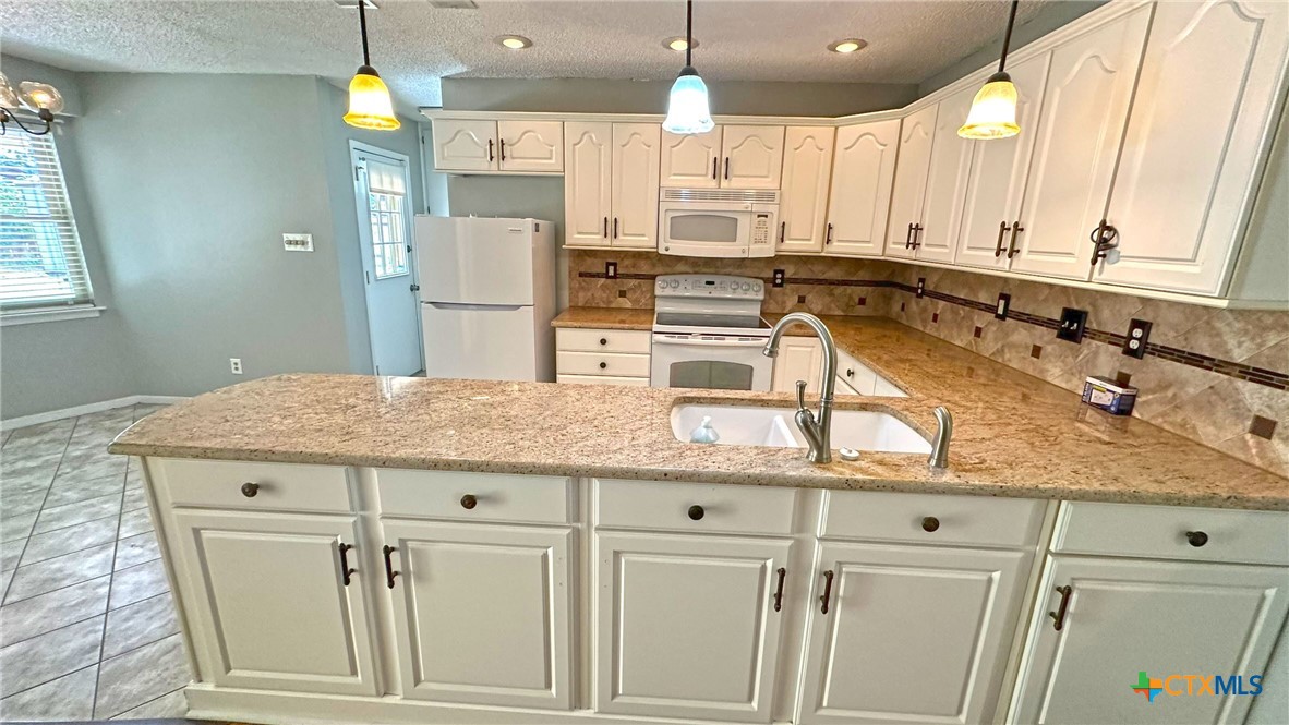 1109 Rhonda Lee Street