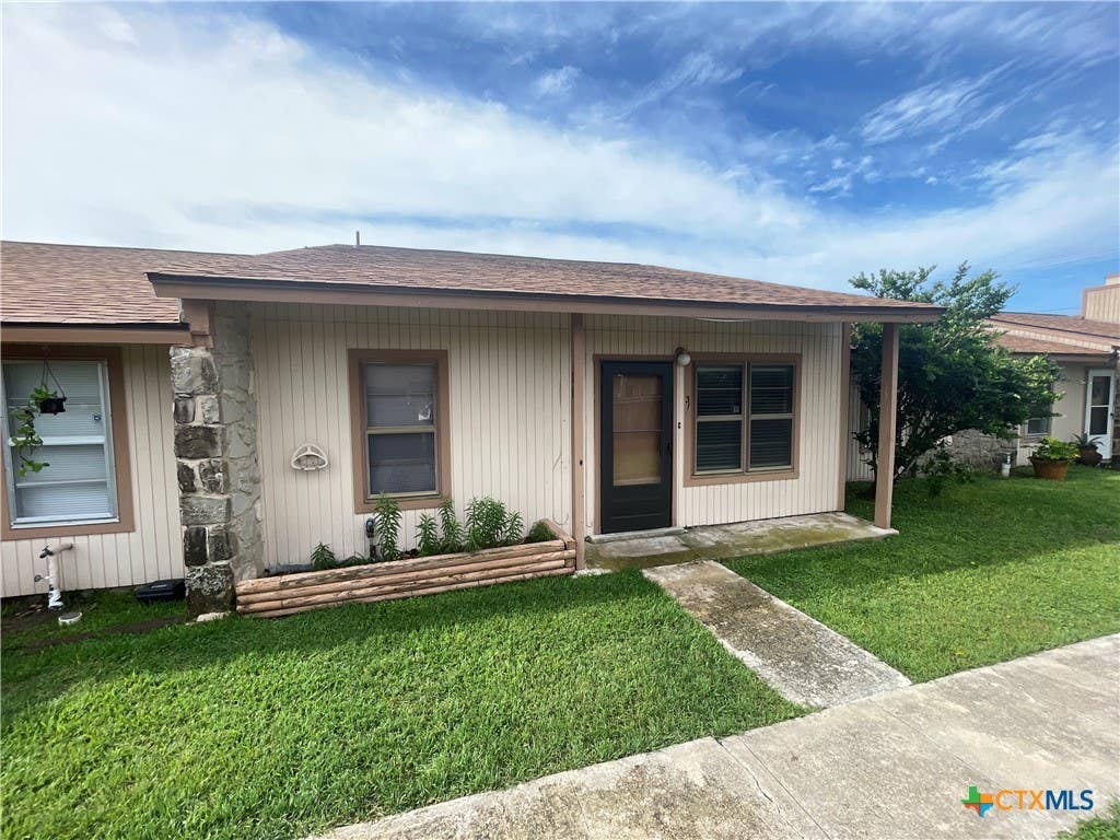 Photo of 1051 Country Club Drive, Seguin, TX 78155 (MLS # 614648)