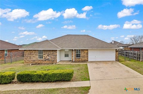 Photo of 2204 Ledgestone Drive, Killeen, TX 76549 (MLS # 595986)