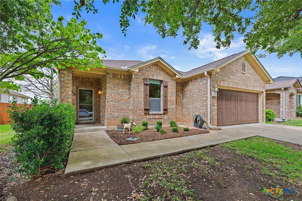 Photo of 1624 Bayland Street, Round Rock, TX 78664 (MLS # 608840)