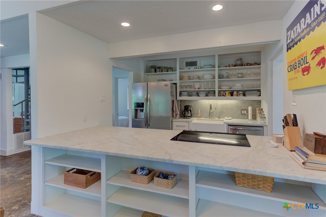 Wimberley, Texas 78676, United States, 2 Bedrooms Bedrooms, ,2 BathroomsBathrooms,Residential,Pending,53242