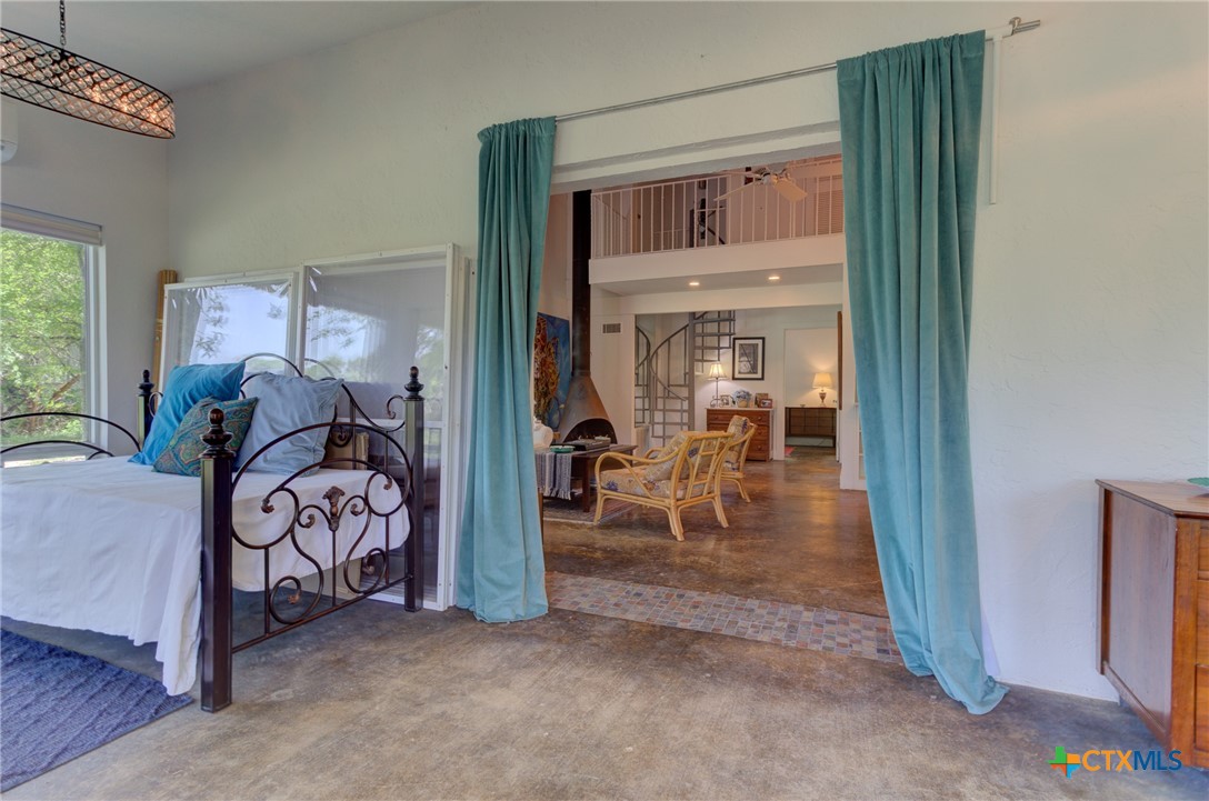 Wimberley, Texas 78676, United States, 2 Bedrooms Bedrooms, ,2 BathroomsBathrooms,Residential,Pending,53242