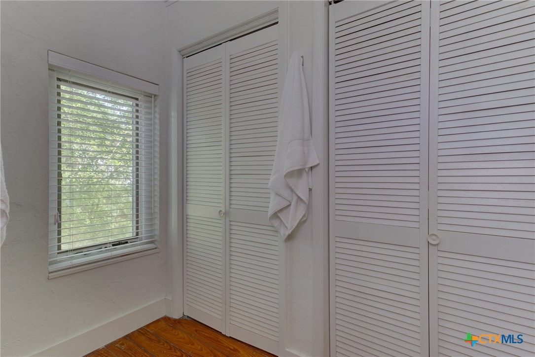 Wimberley, Texas 78676, United States, 2 Bedrooms Bedrooms, ,2 BathroomsBathrooms,Residential,Pending,53242