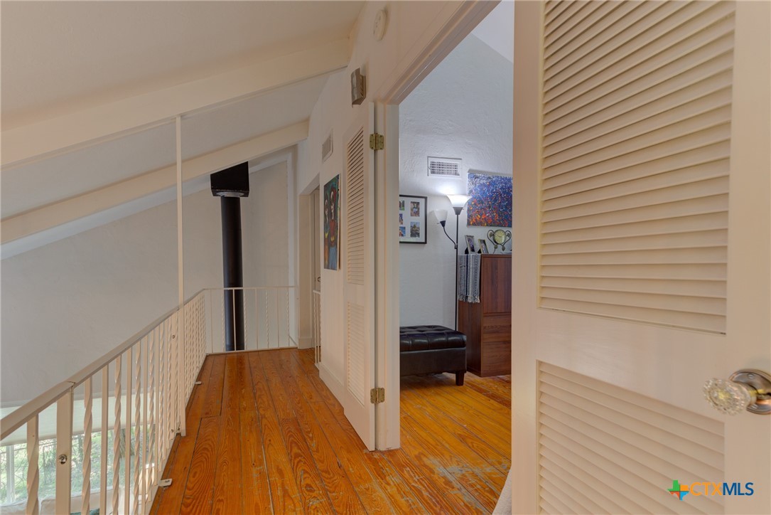 Wimberley, Texas 78676, United States, 2 Bedrooms Bedrooms, ,2 BathroomsBathrooms,Residential,Pending,53242