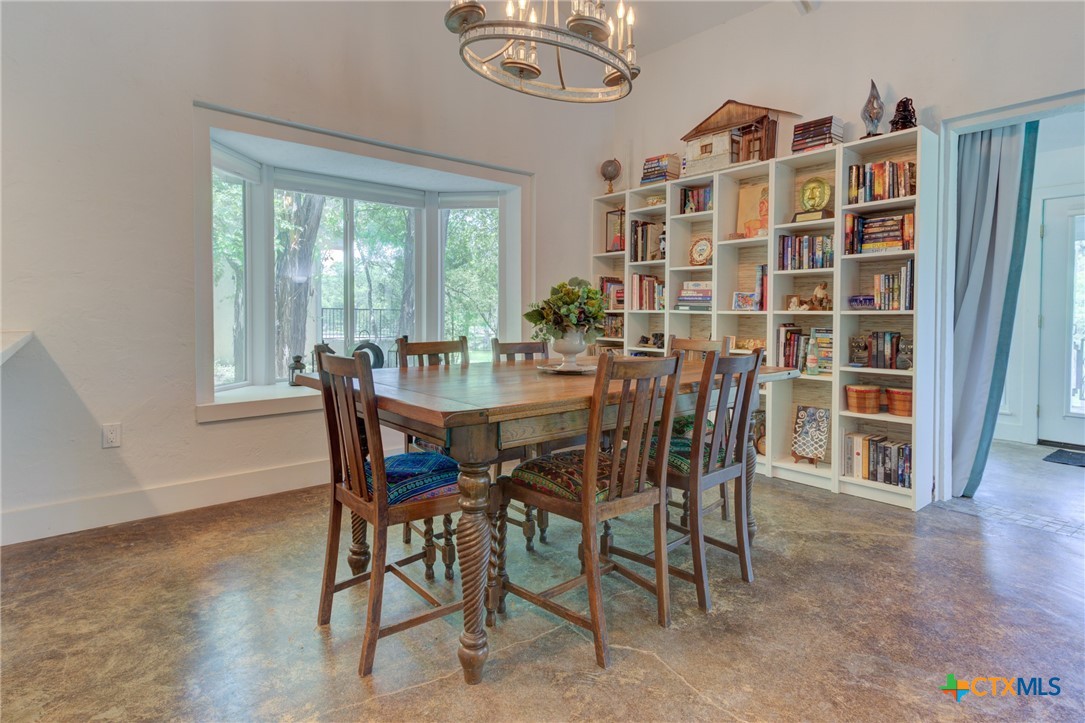 Wimberley, Texas 78676, United States, 2 Bedrooms Bedrooms, ,2 BathroomsBathrooms,Residential,Pending,53242